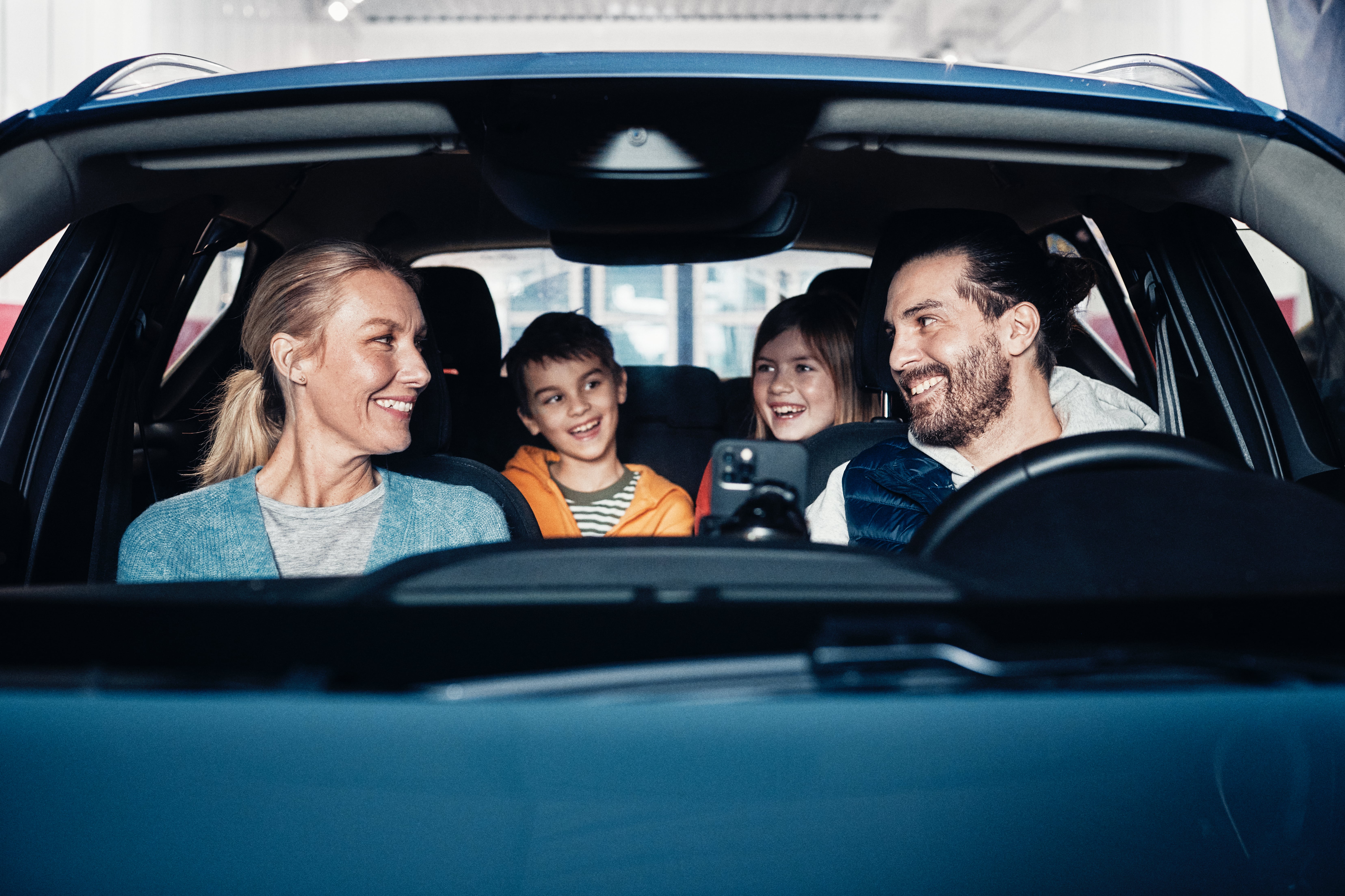 rodzina w aucie