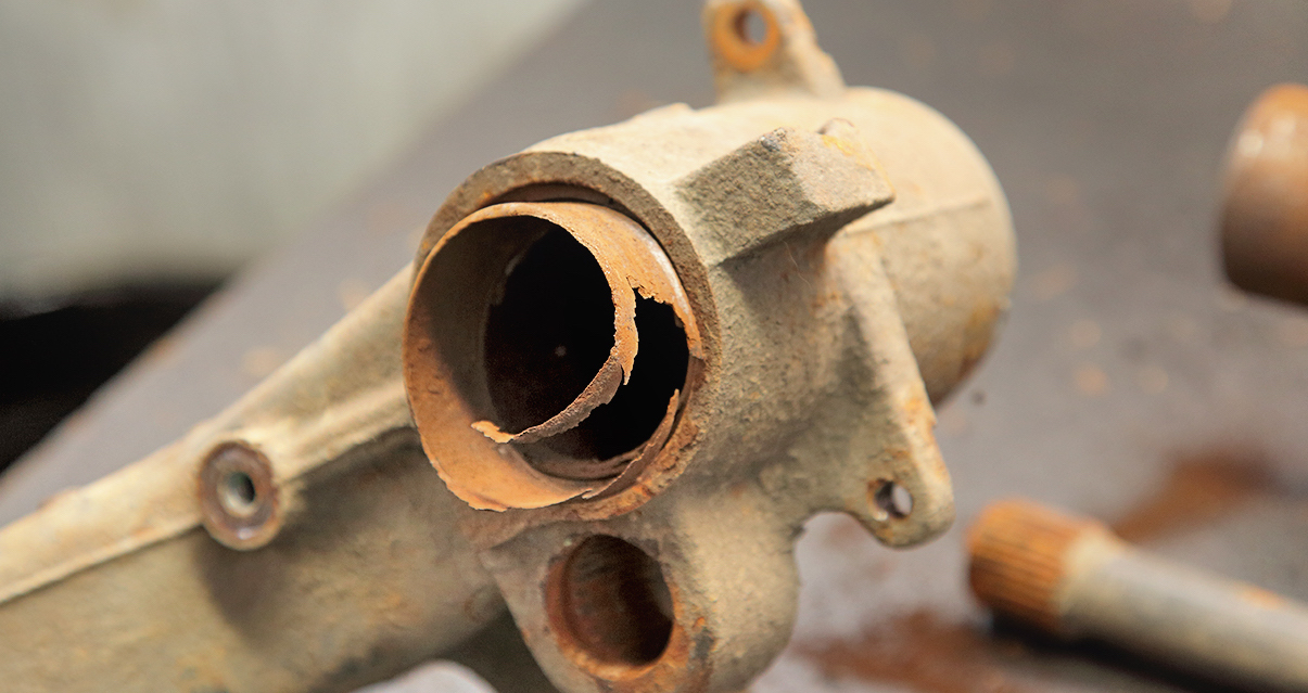 zużyta belka zawieszenia