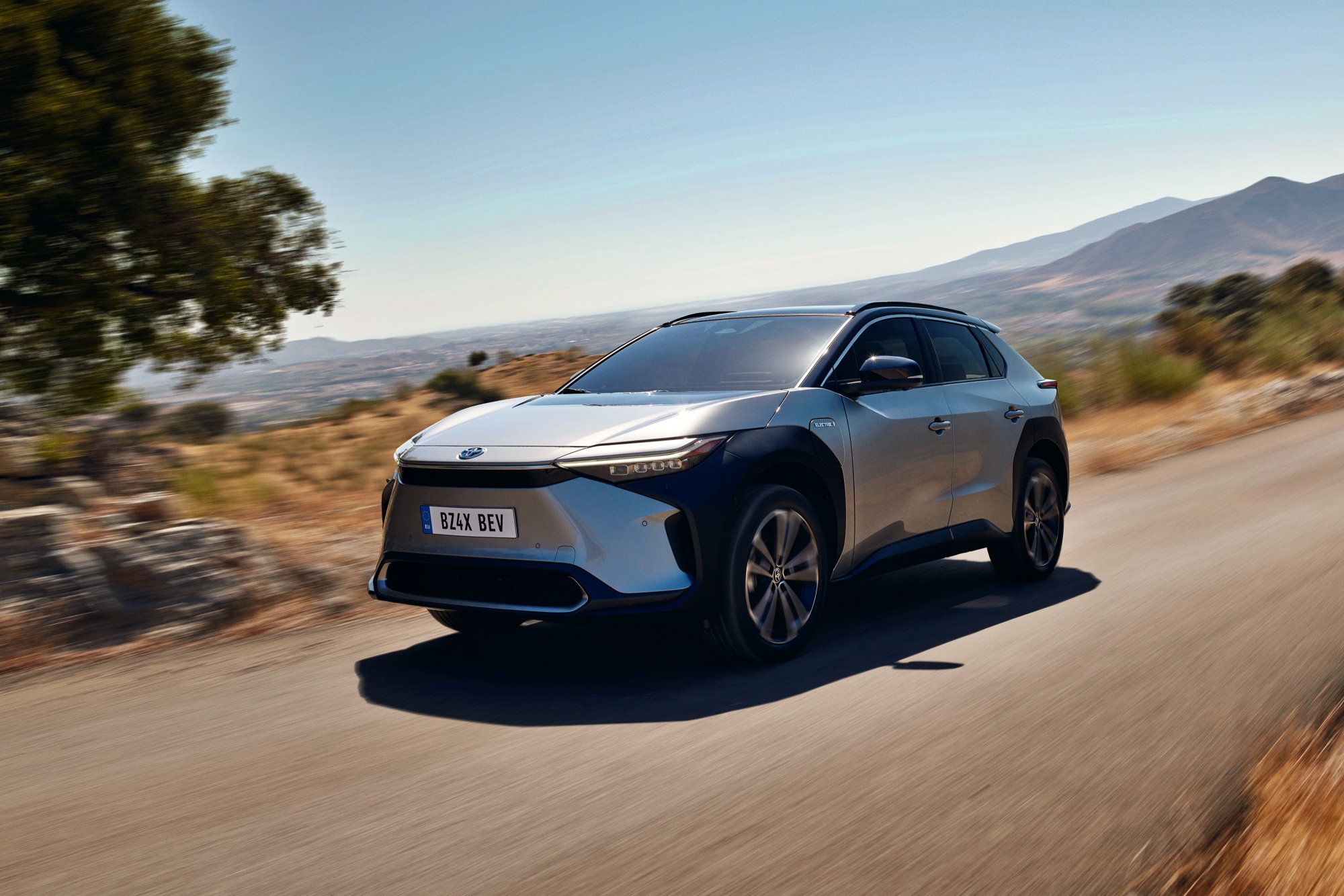 toy-bz4x-2021-prelaunch-hub-brand-img-kv-front34-dynamic-01-2