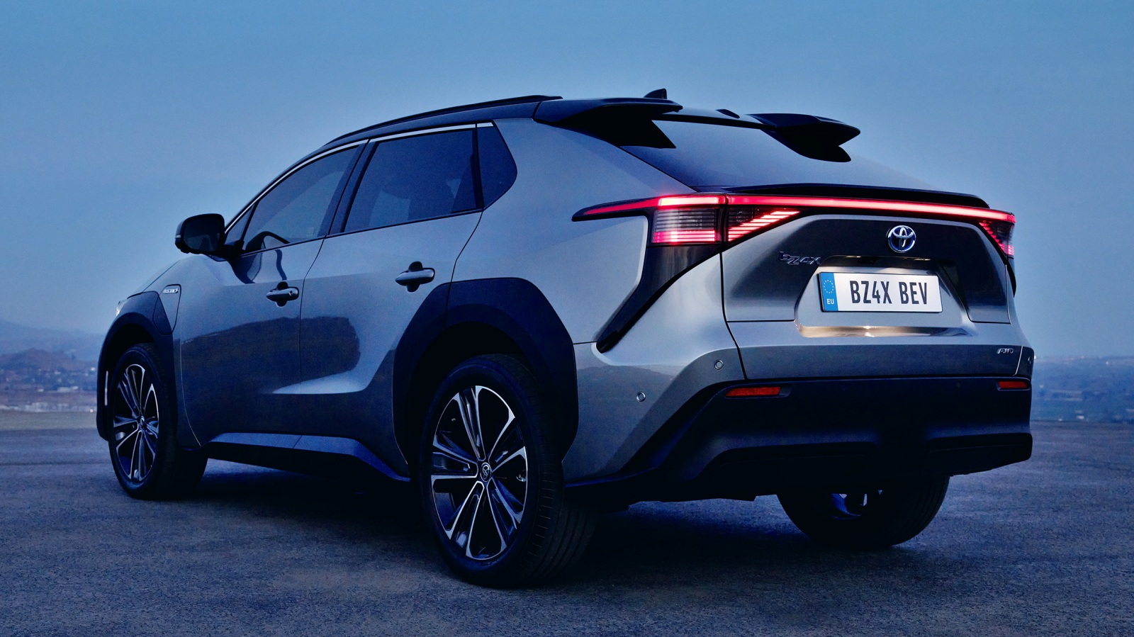 Toyota bZ4x tył