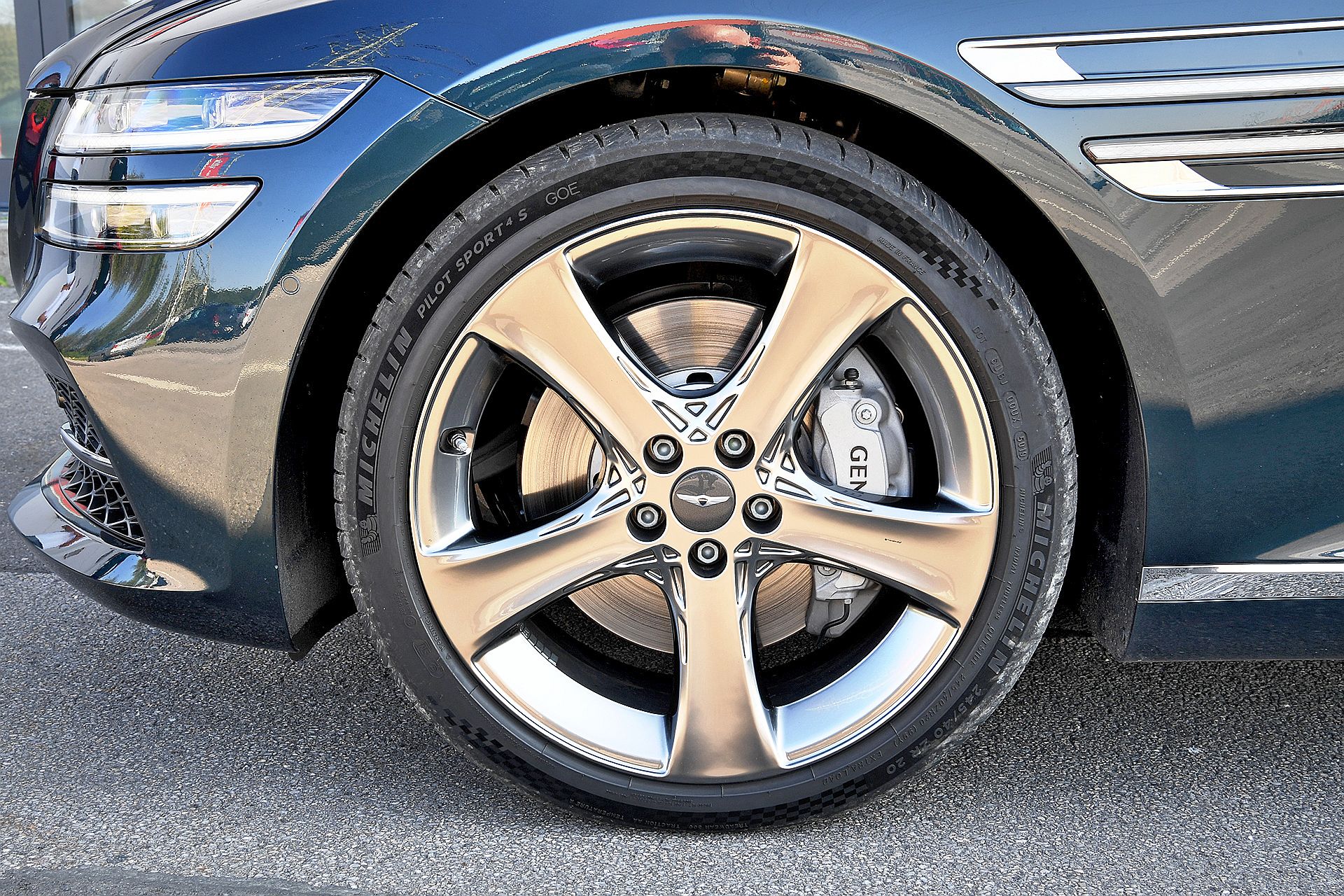 2021 Genesis G80 - koło