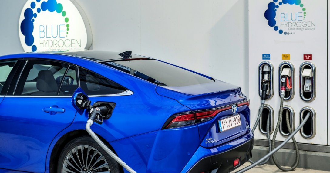 Toyota Mirai tankowanie