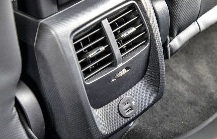 Ford Mustang Mach-E AWD 98 kWh - nawiewy