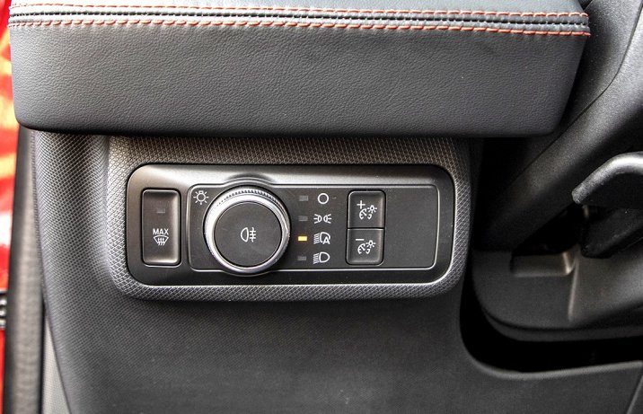 Ford Mustang Mach-E AWD 98 kWh - pokrętło