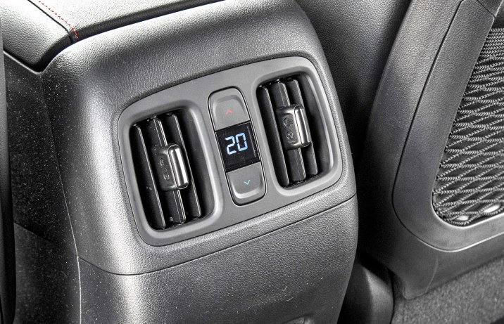 Hyundai Tucson 1.6 T-GDI 7DCT 4WD Platinum N Line - nawiewy