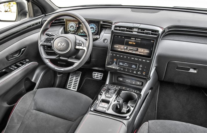 Hyundai Tucson 1.6 T-GDI 7DCT 4WD Platinum N Line - deska rozdzielcza