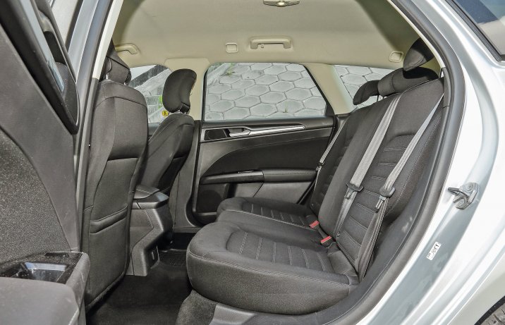 Ford Mondeo Mk5 2.0 TDCi – kanapa