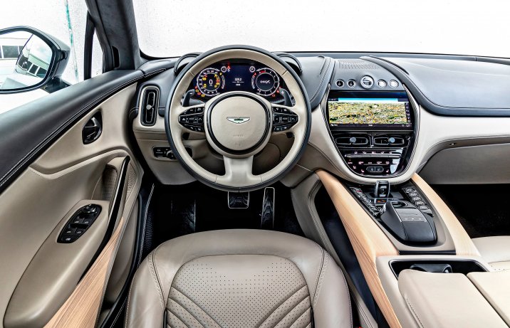 Aston Martin DBX – kokpit
