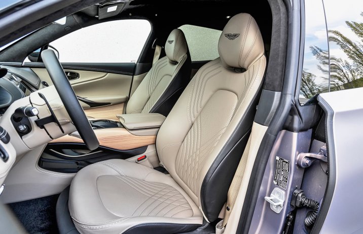 Aston Martin DBX – fotele