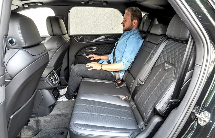 Bentley Bentayga V8 – kanapa