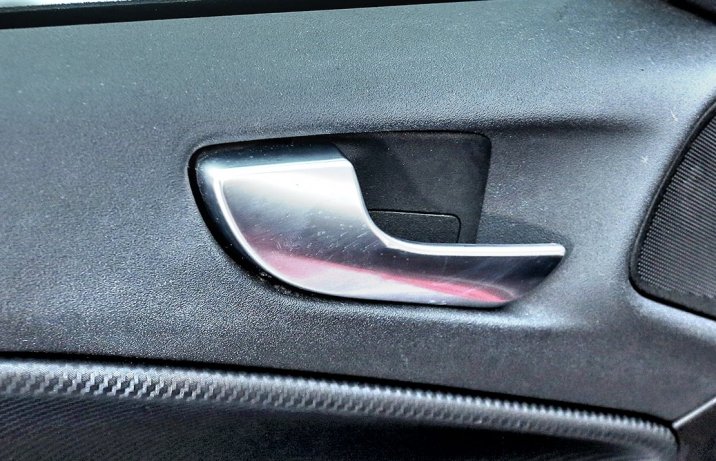 Alfa Romeo Giulietta Veloce – klamka drzwi wewnątrz