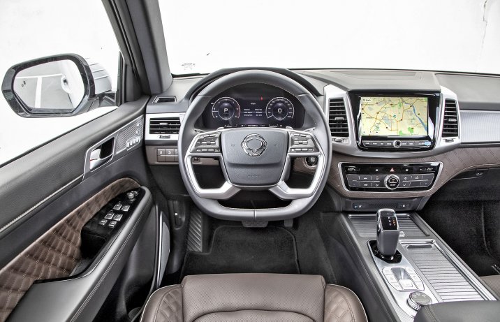 SsangYong Rexton 2.2 8AT 4x4 Sapphire - kokpit