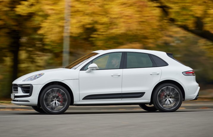 2022 Porsche Macan S - bok