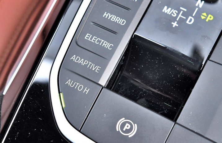 2020 BMW 330e Limuzyna - tryby jazdy