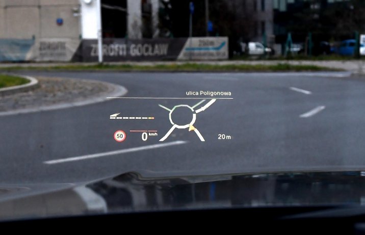 2020 BMW 330e Limuzyna - head-up