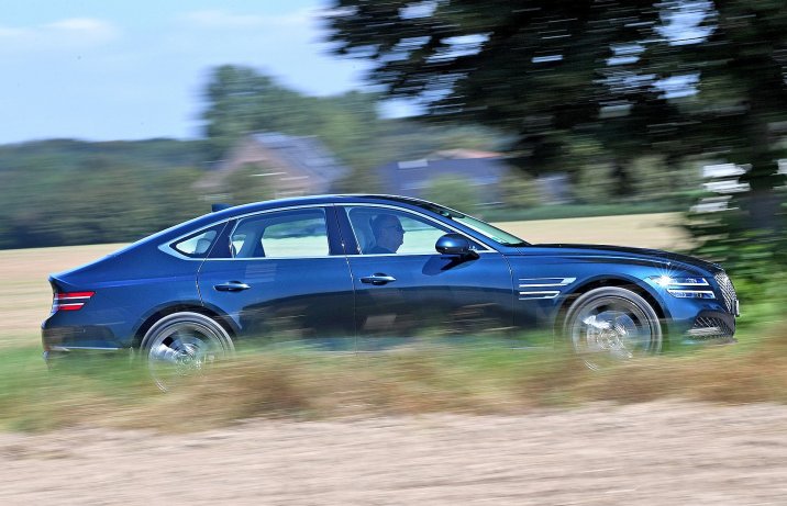 2021 Genesis G80 2.2D - bok