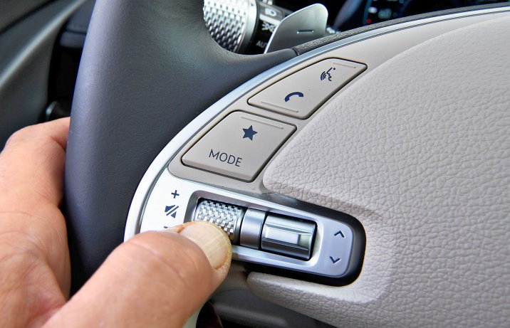 2021 Genesis G80 2.2D - przyciski