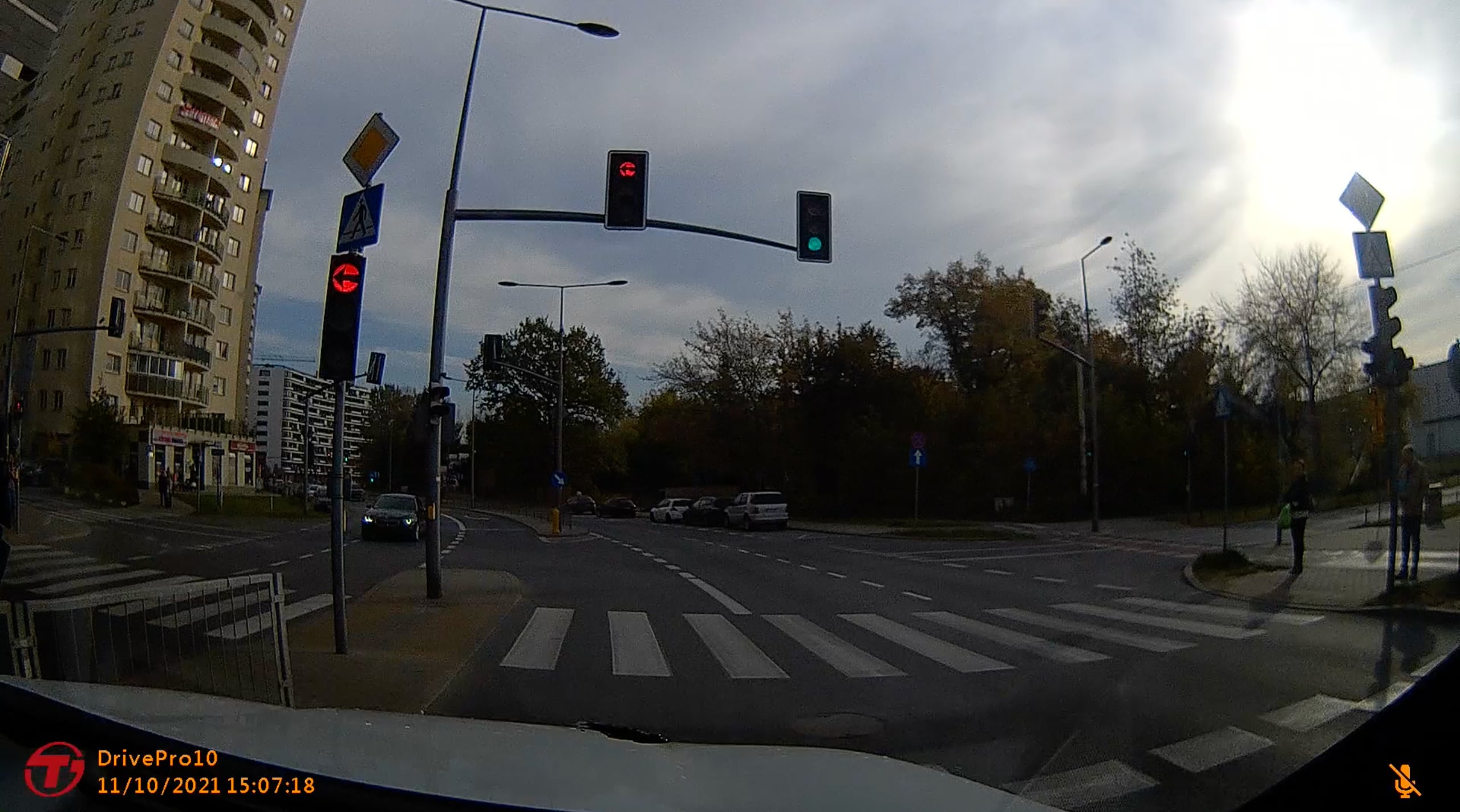 Transcend Dashcam DrivePro 10 widok w dzień