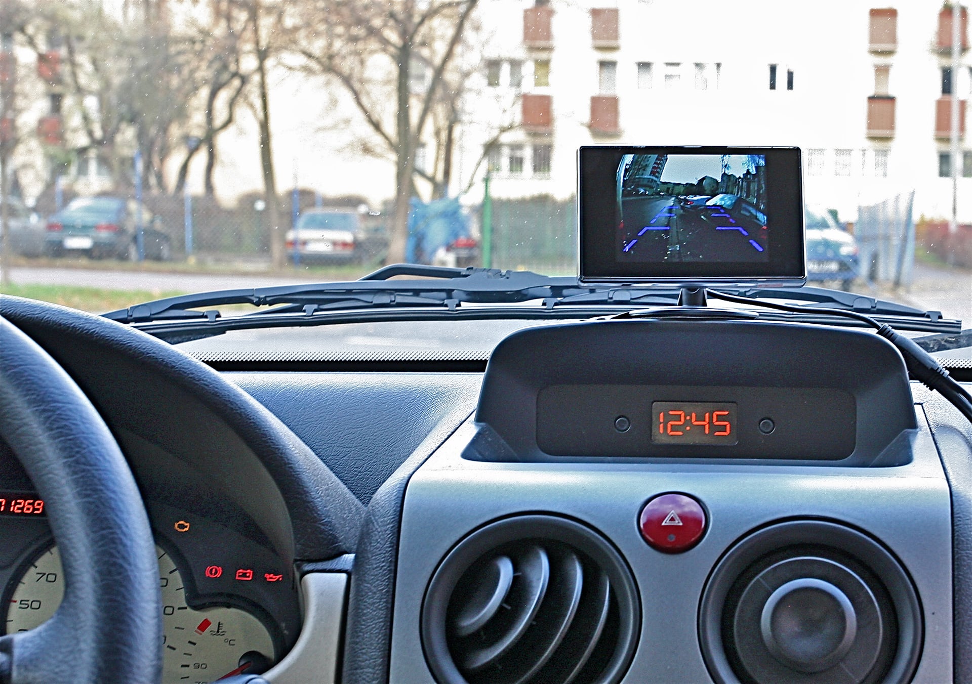 kamera cofania zamonotwana w aucie