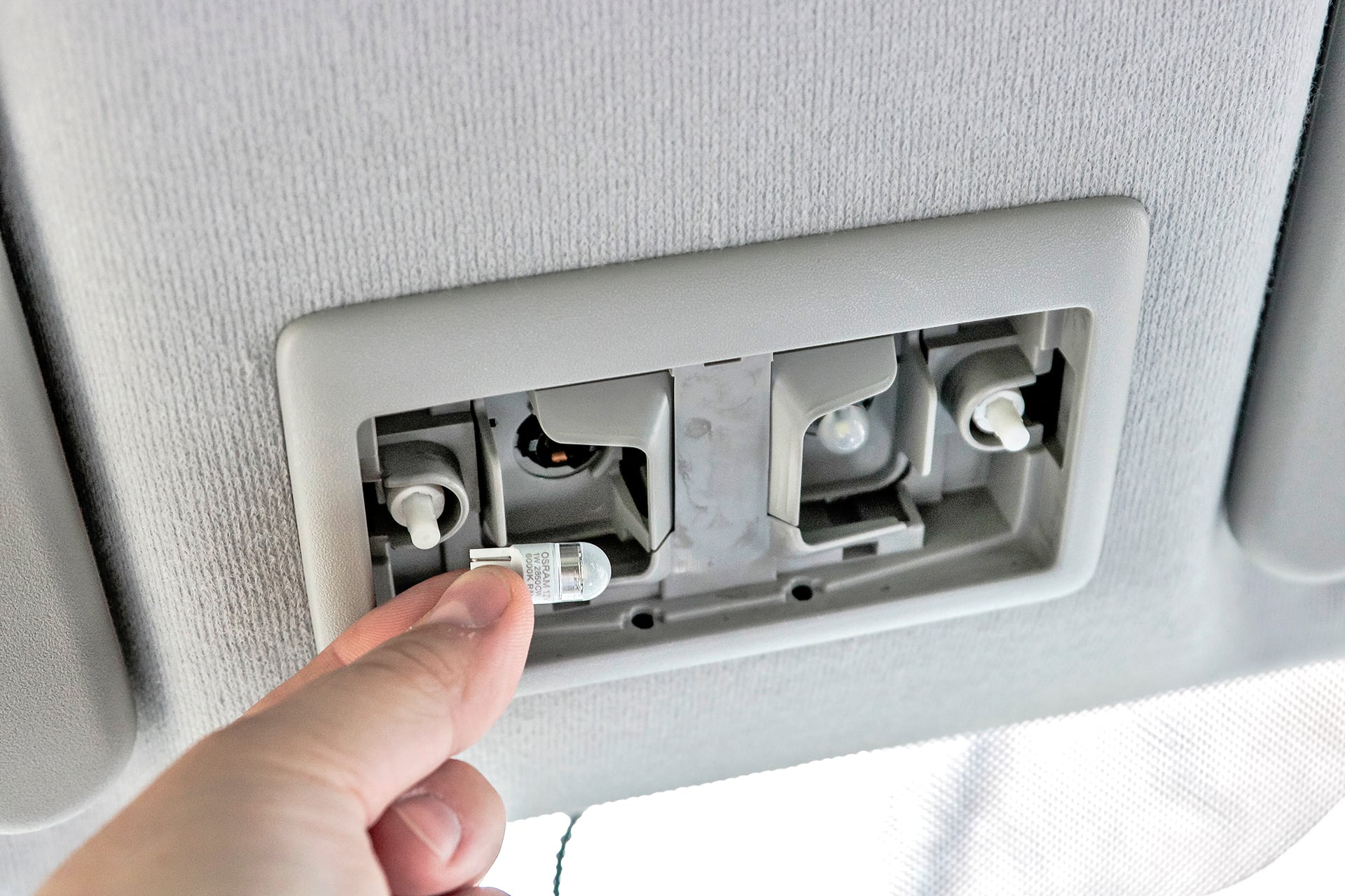 żarówka LED do oświetlenia w aucie