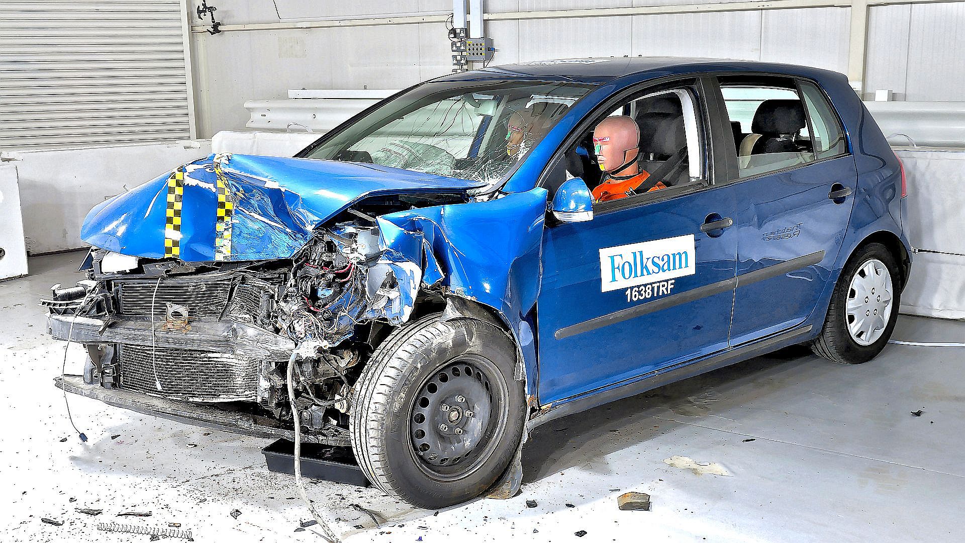VW Golf V - crash test