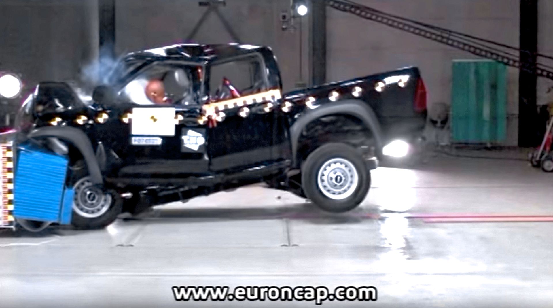 Isuzu D-MAX - crash test