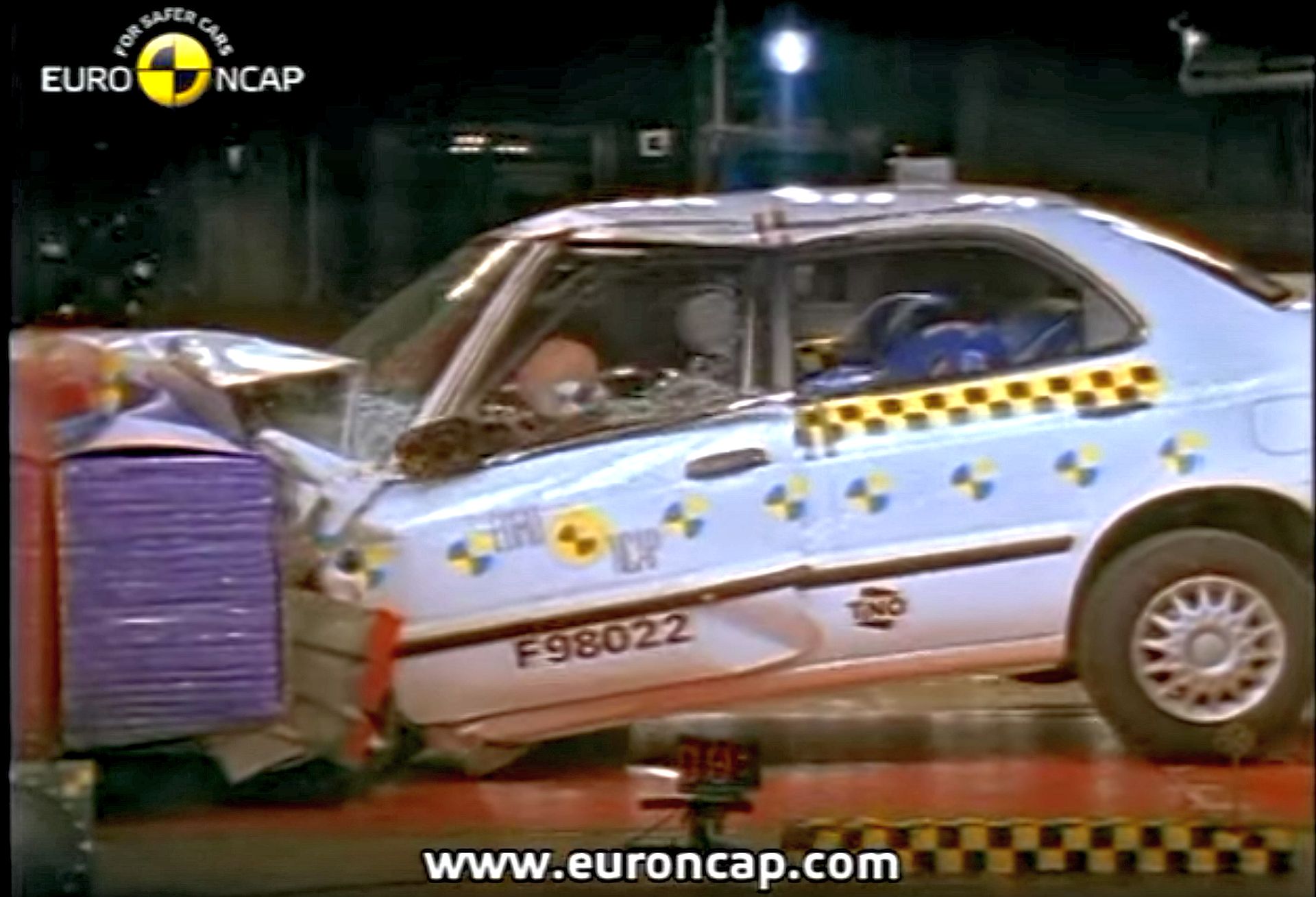 Suzuki Baleno - crash test