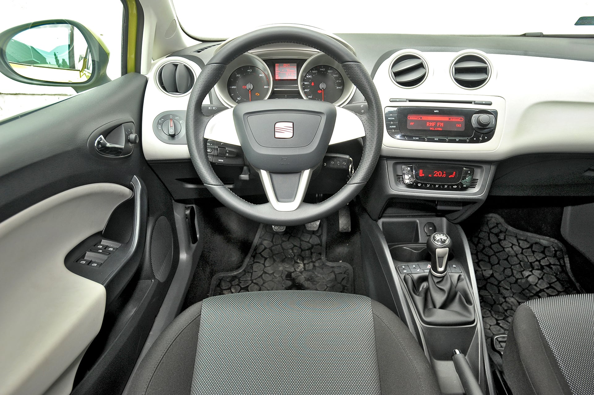seat ibiza IV kokpit