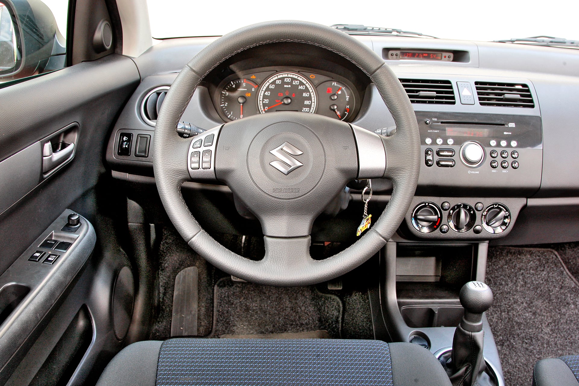 suzuki swift IV kokpit