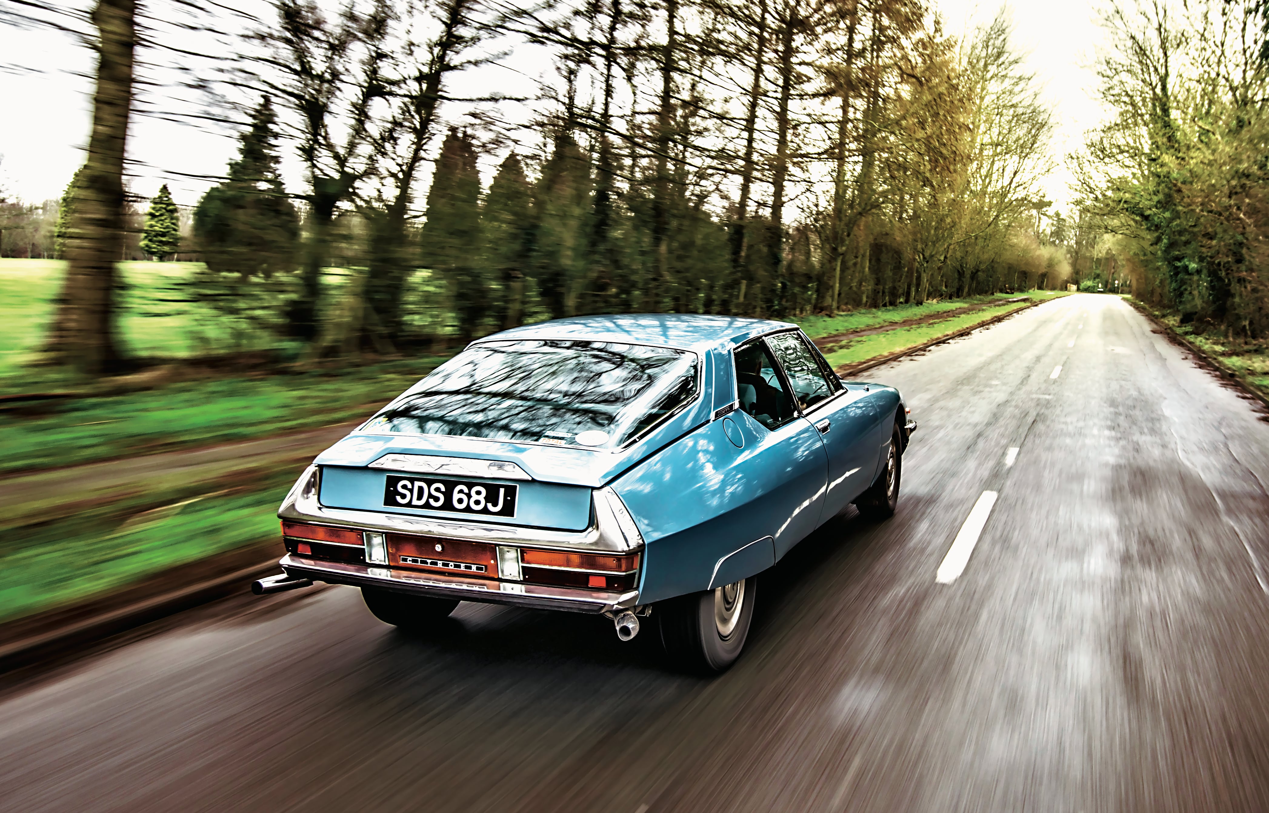 Citroen SM tył i bok w ruchu