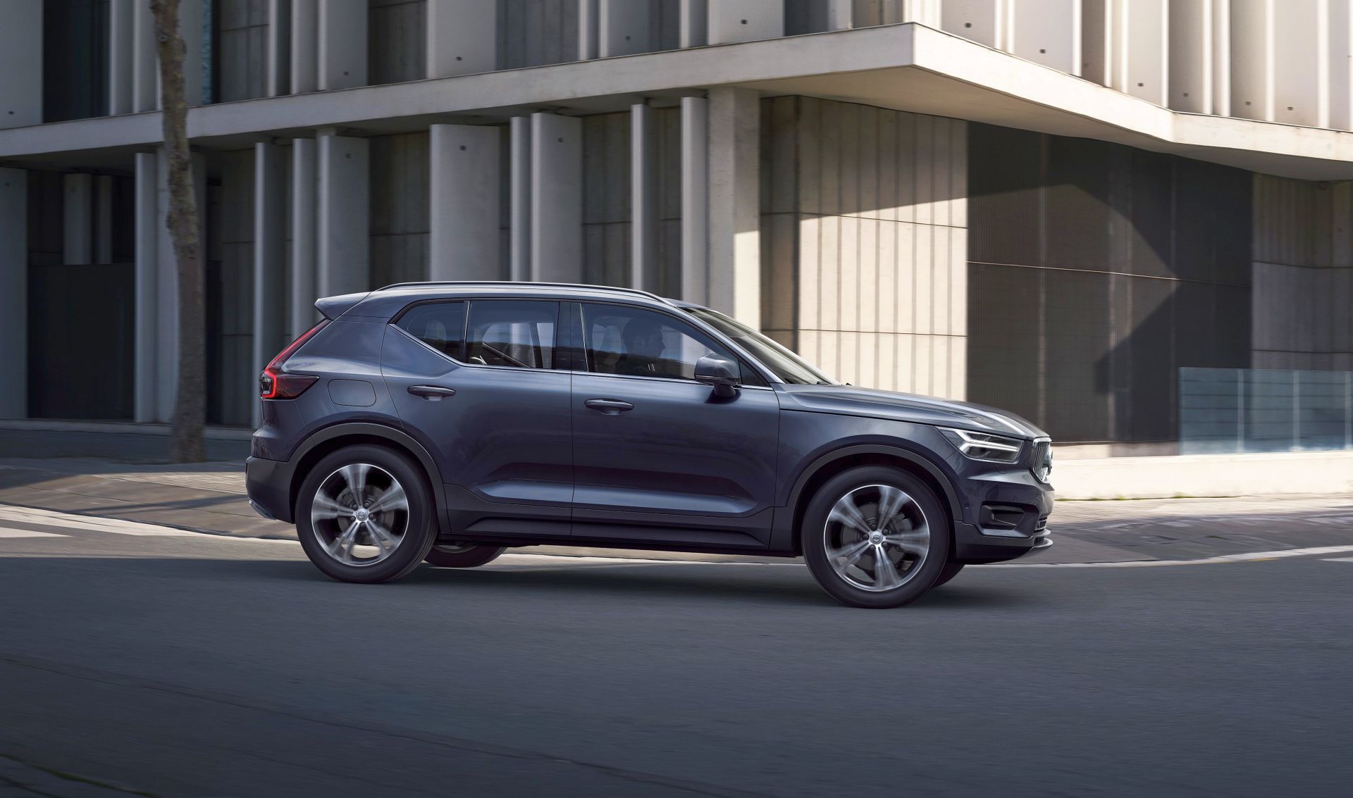 Volvo XC40 - bok