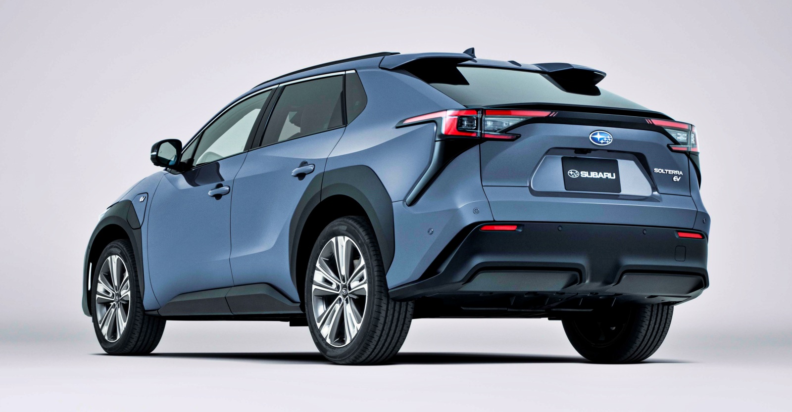 Subaru Solterra tył