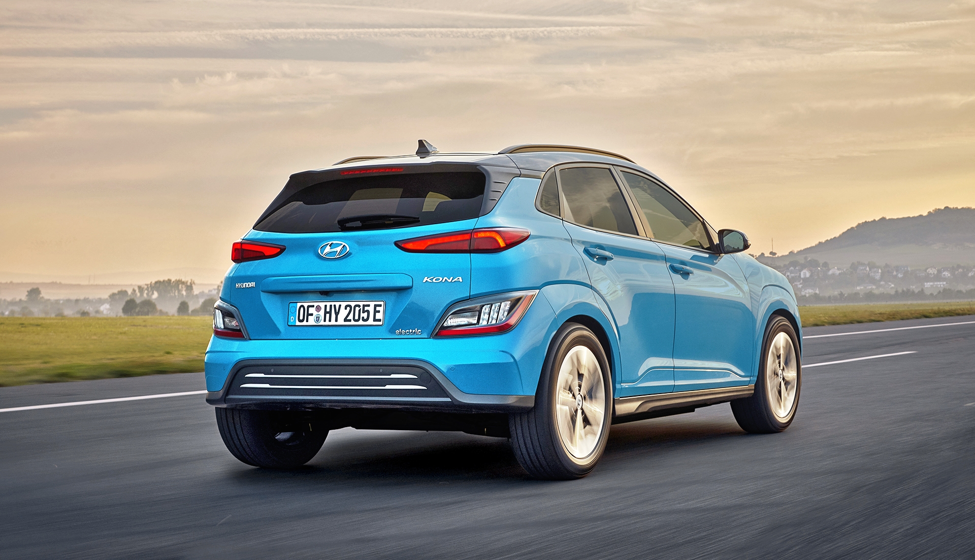 hyundai-kona-electric-tył w ruchu