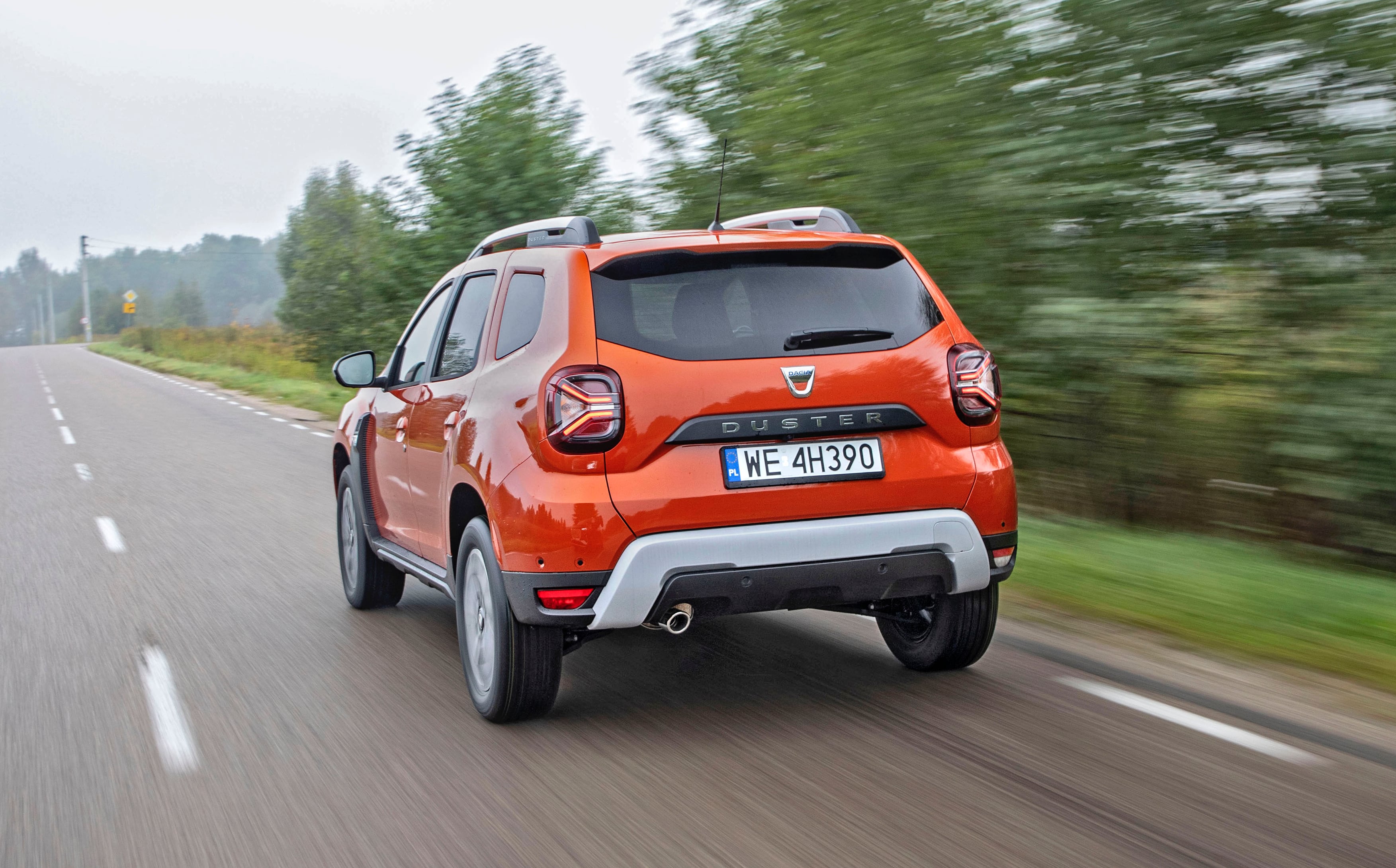 Dacia Duster TCe 150 EDC tył w ruchu
