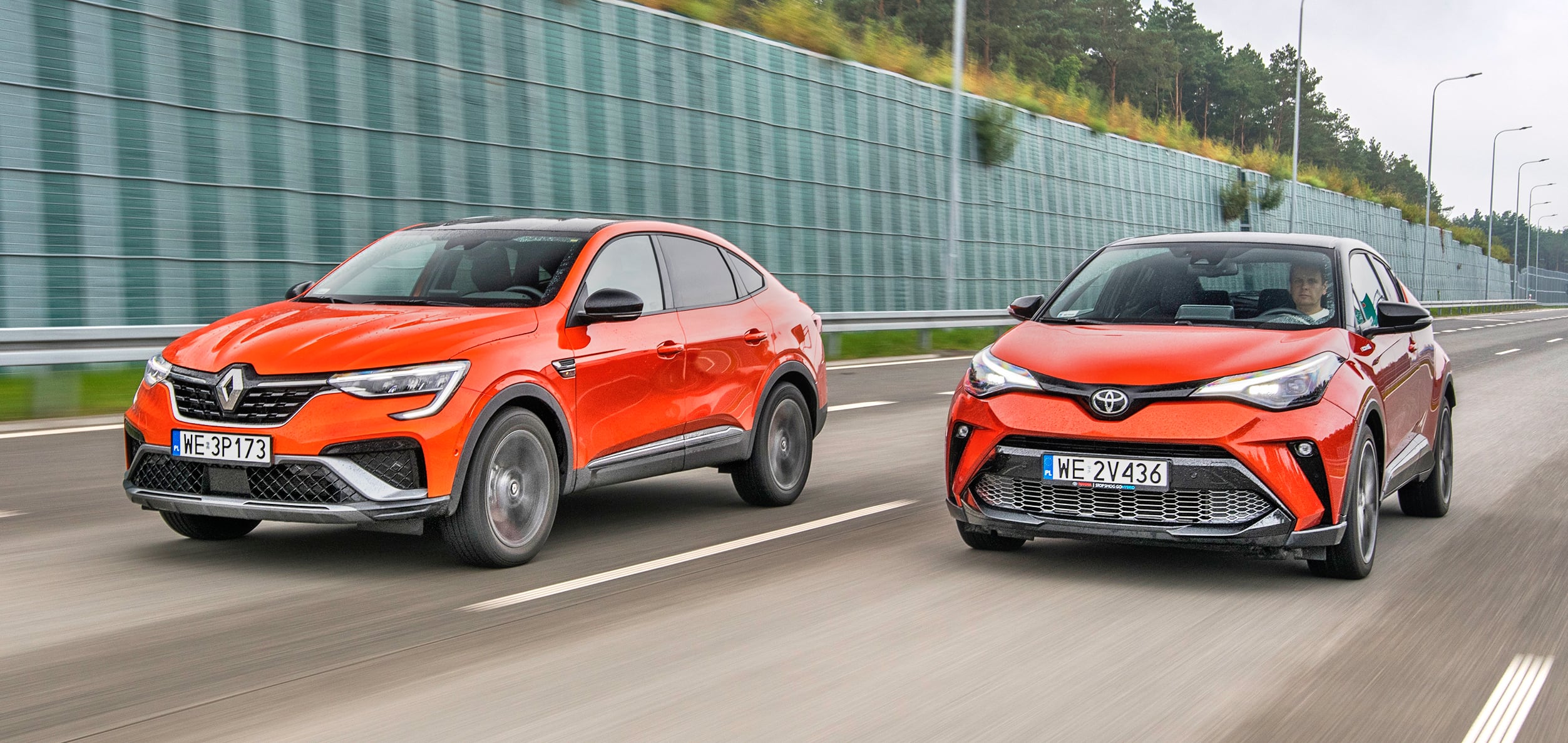 Renault Arkana E-Tech 145 vs Toyota C-HR 2.0 Hybrid Dynamic Force e-CVT ...