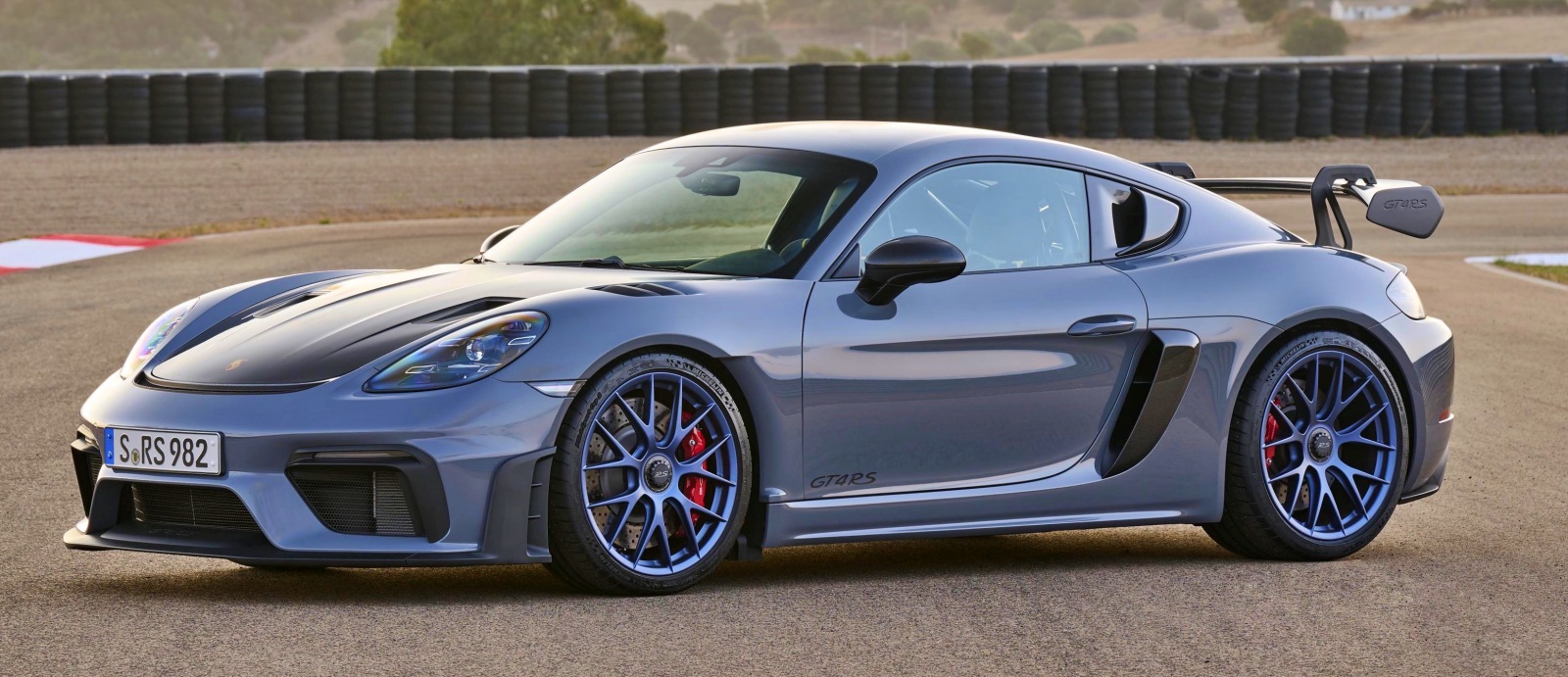 Porsche Cayman GT4 RS przód