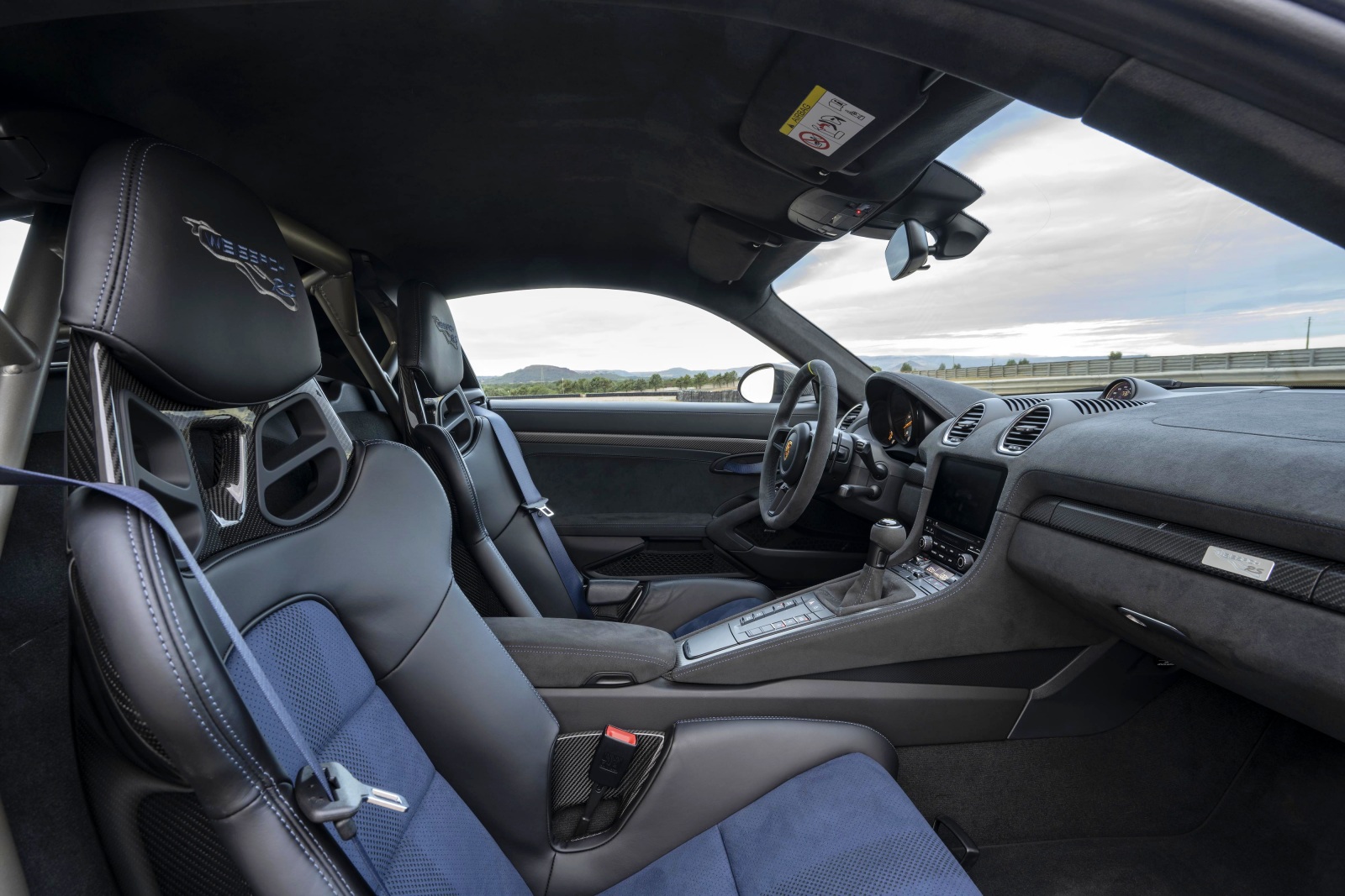 Porsche Cayman GT4 RS deska rozdzielcza