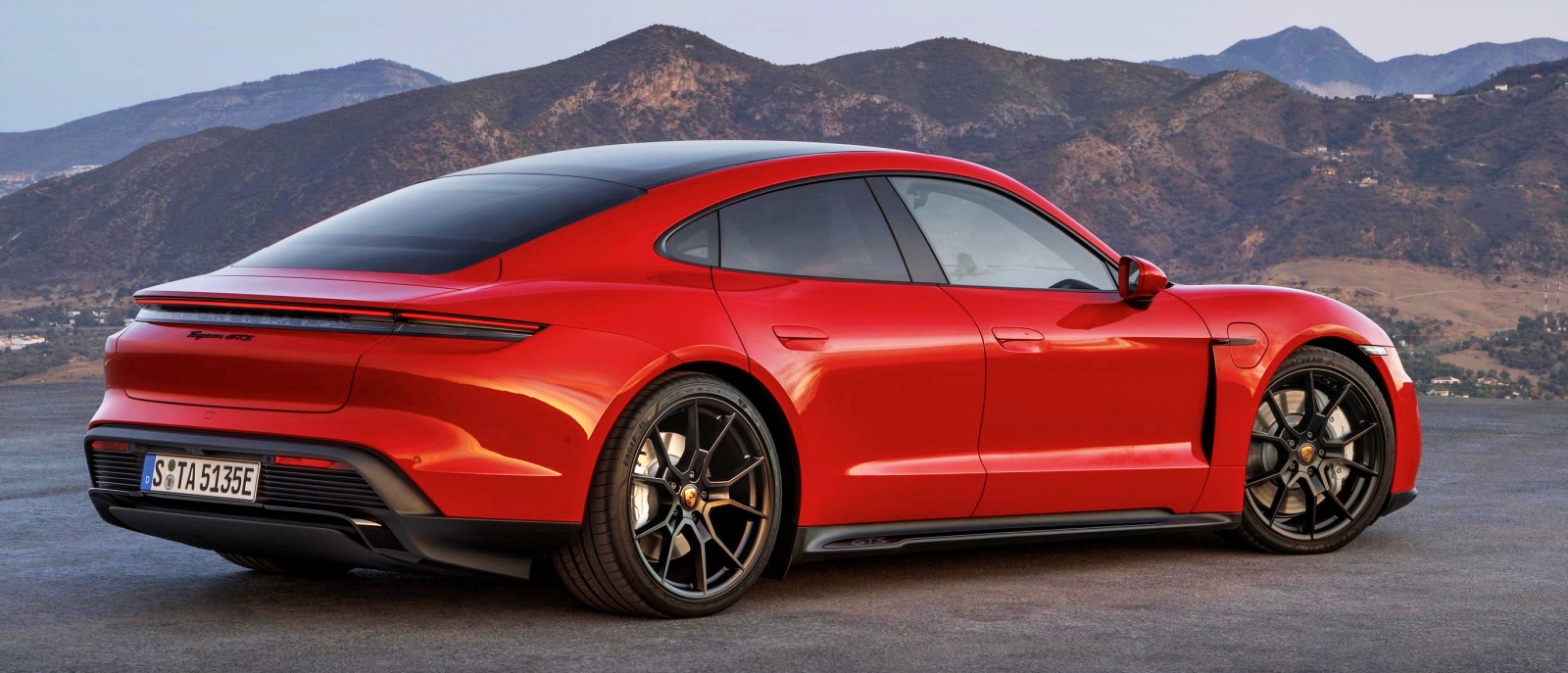 Porsche Taycan GTS tył