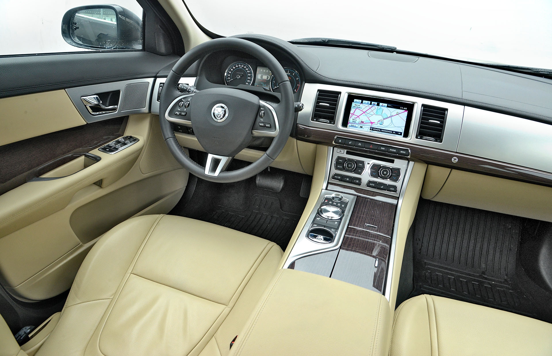 Jaguar XF (X250) deska rozdzielcza