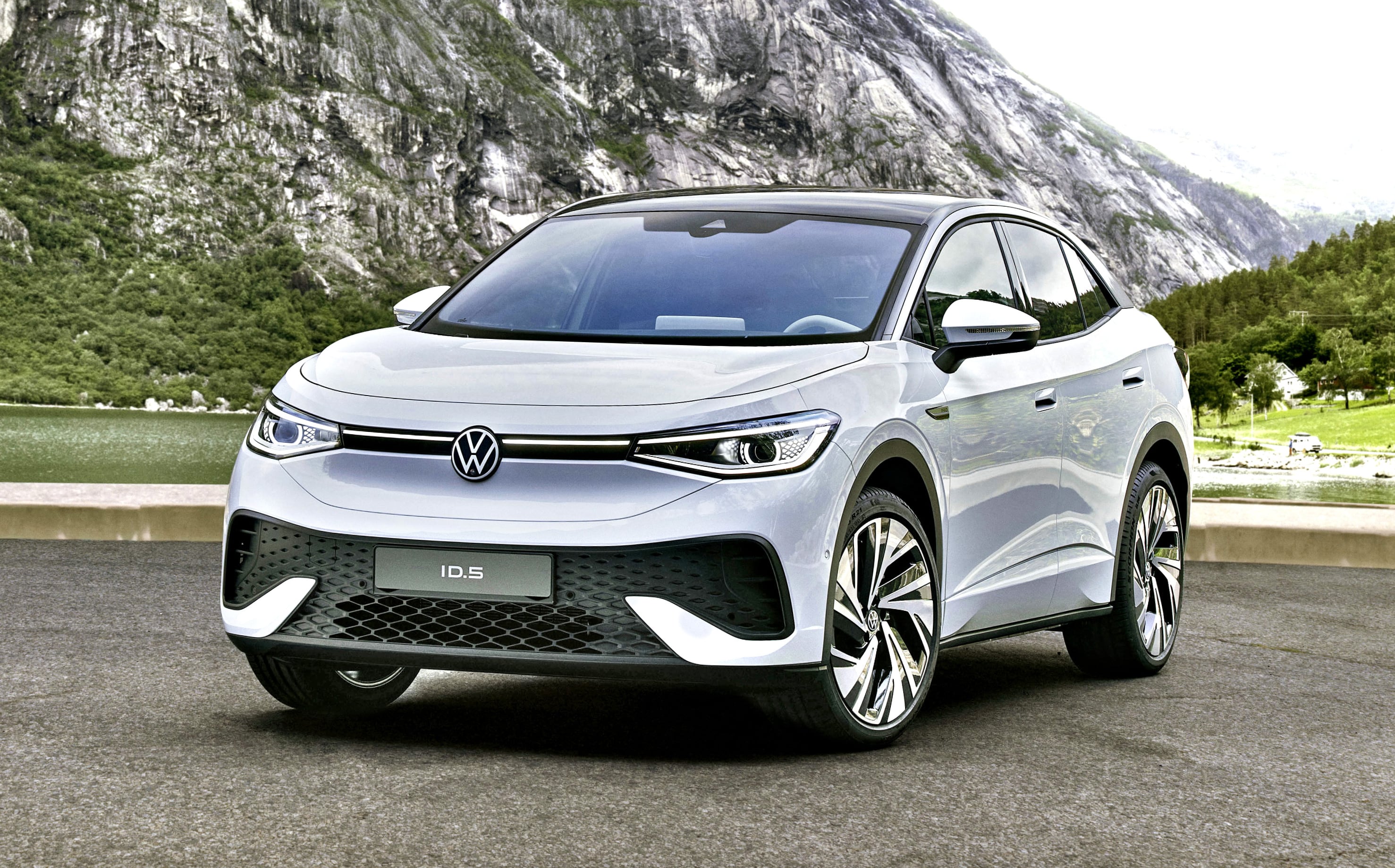 Volkswagen ID.5 przód i bok