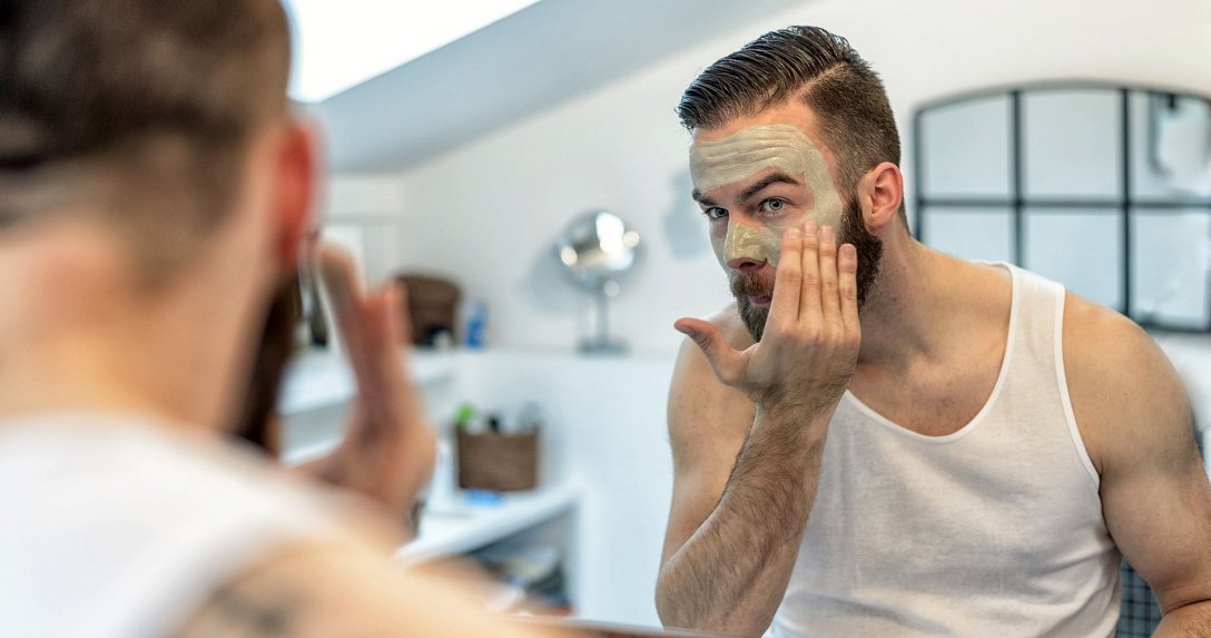 Dbanie o twarz to nie tylko lepszy wygląd, ale i wolniejsze starzenie.