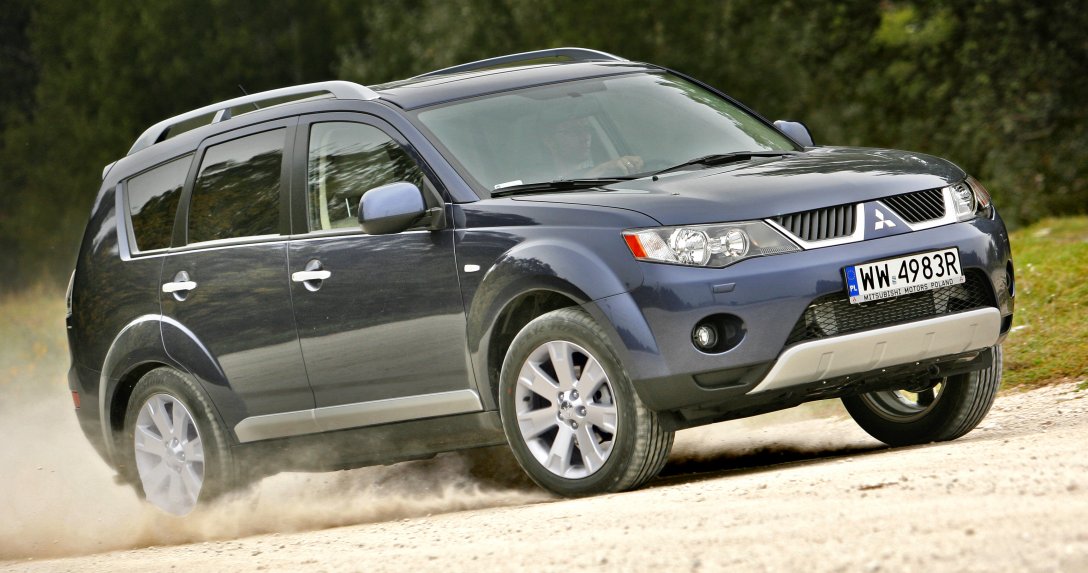 Jadący po piachu Outlander II