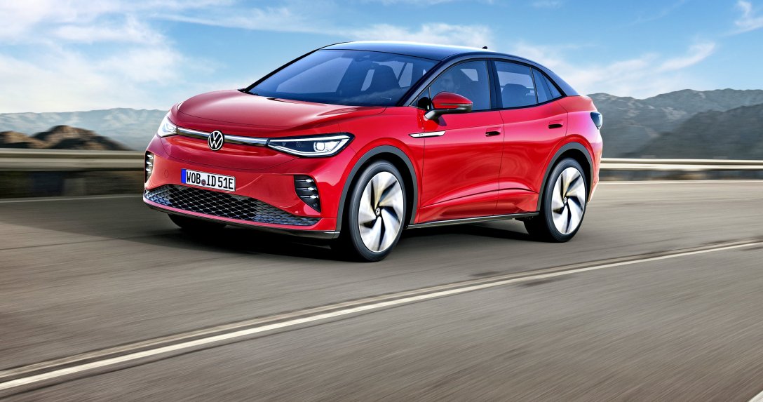 Volkswagen ID.5 w ruchu przód i bok