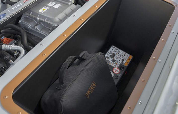 Elektryczny Ford F-100 z 1978 r. - bagażnik