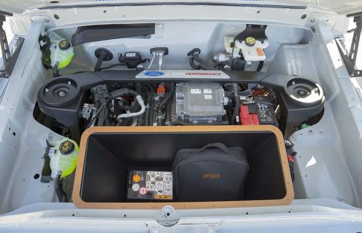 Elektryczny Ford F-100 z 1978 r. - silnik