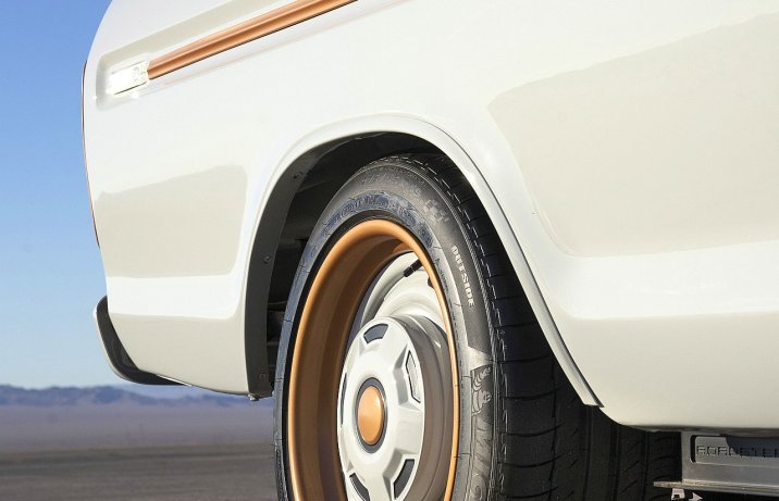 Elektryczny Ford F-100 z 1978 r. - koło