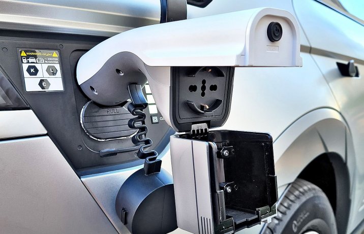 Hyundai Ioniq 5 73 kWh 2WD - gniazdo