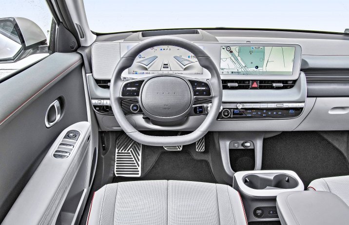 Hyundai Ioniq 5 73 kWh 2WD - deska rodzielcza
