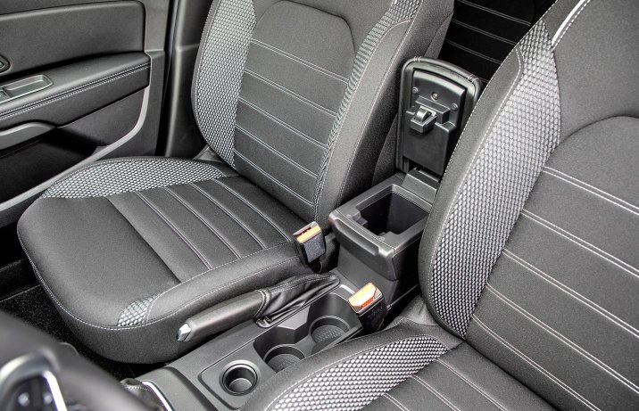 Dacia Duster TCe 150 EDC podłokietnik