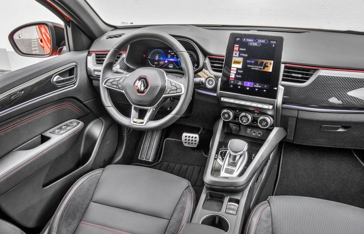 Renault Arkana kokpit